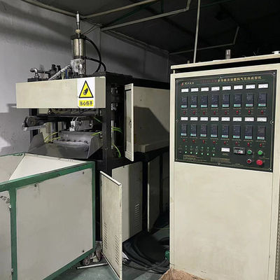 Użyte maszyny termoformujące z plastiku o mocy 380V 7000kg dla kupujących